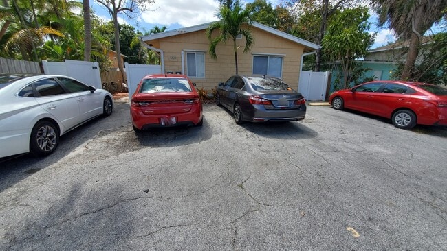 Photo - 619 SW 14th Ave Apartments