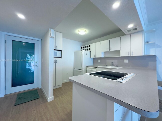 Foto del edificio - 1665 Bay Rd