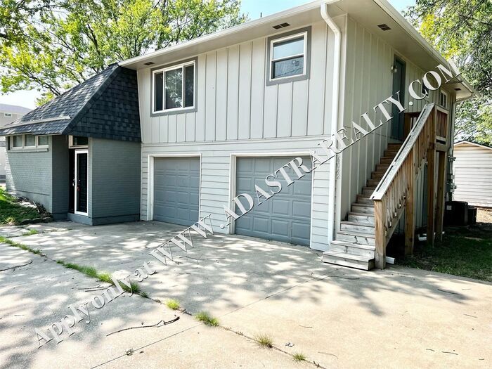 Primary Photo - Completely Remodeled Shawnee Duplex-Availa...