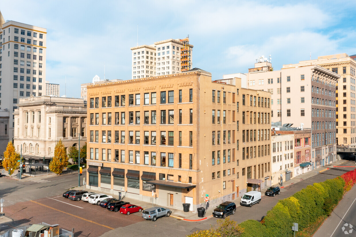 Primary Photo - Cliff Street Lofts