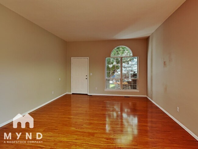 Foto del edificio - 2421 S Harlan Ct