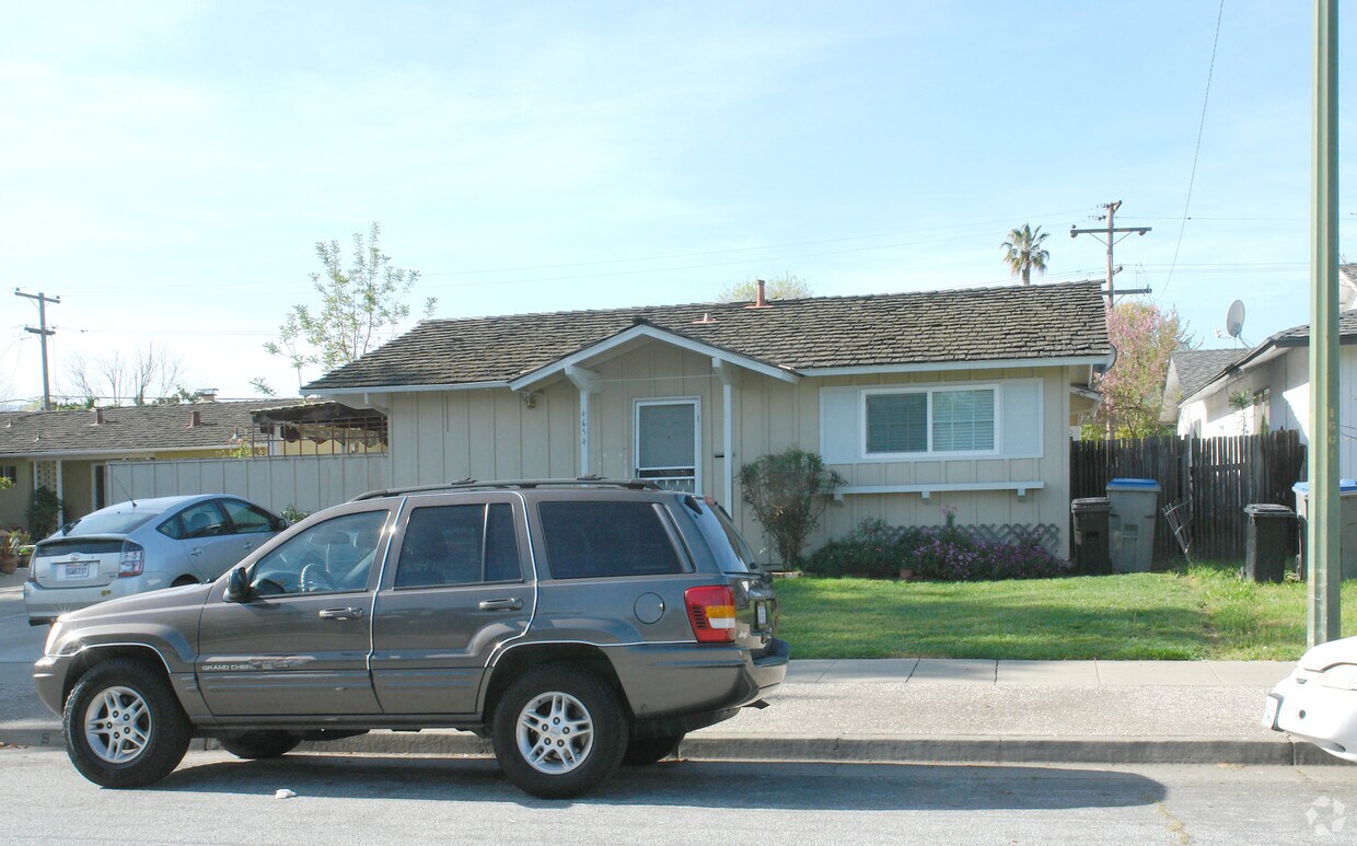 Building Photo - 4654 Whitwood Ln