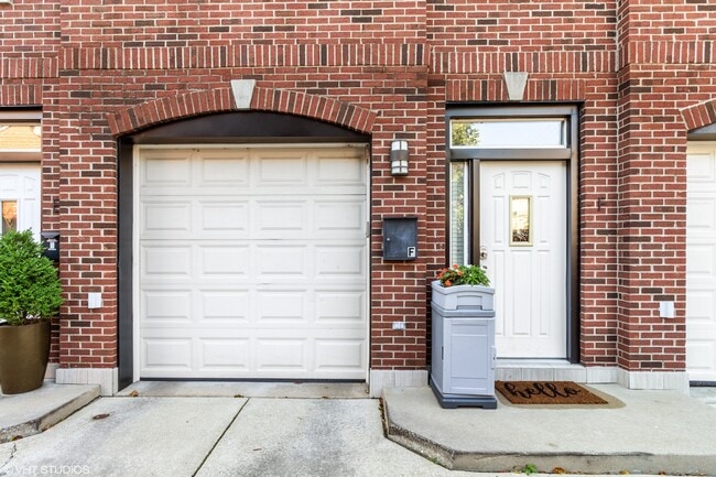 Photo - 4438 N Racine Ave Townhome