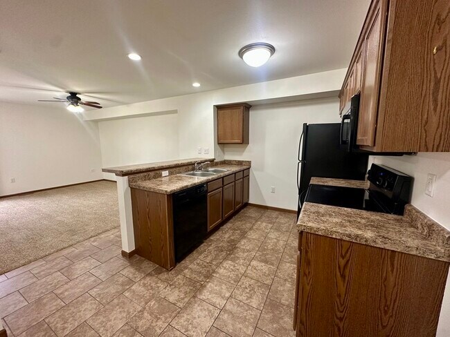 Building Photo - 1115 Prairie Rose Dr SW