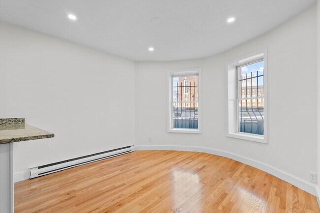 Foto del edificio - 754 Huntington Ave