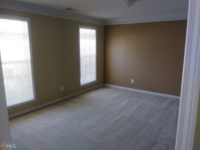 Foto del edificio - 4293 Old House Ln
