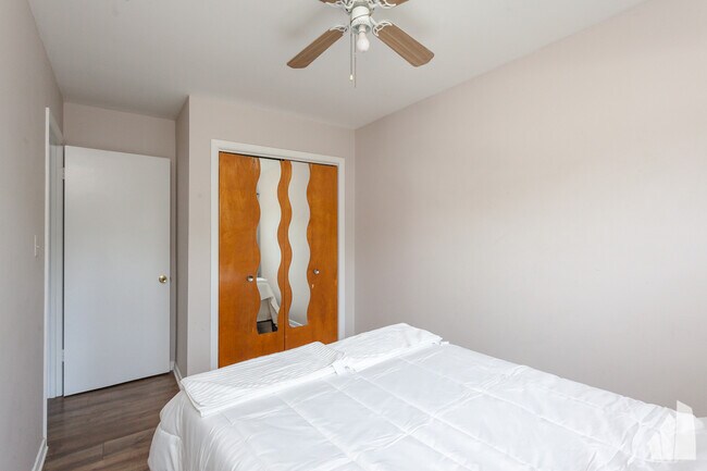 Foto del edificio - 6427 N Hermitage Ave