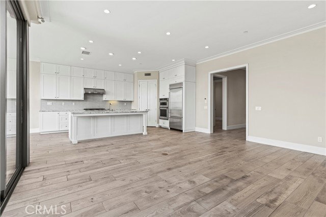 Building Photo - 110 Statura