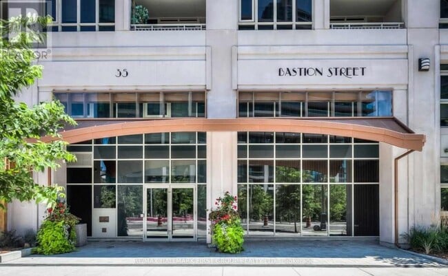 Building Photo - 35 Bastion St