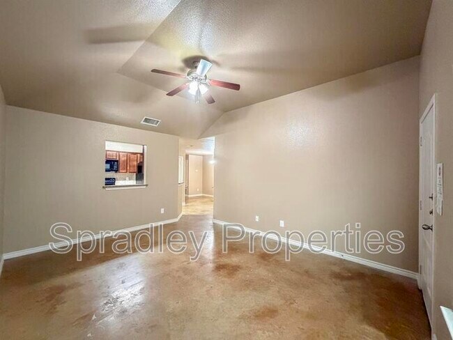 Foto del edificio - 764 E Ridge Blvd