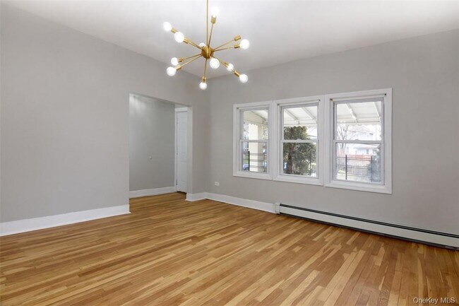 Foto del edificio - 13 Hunt Ave