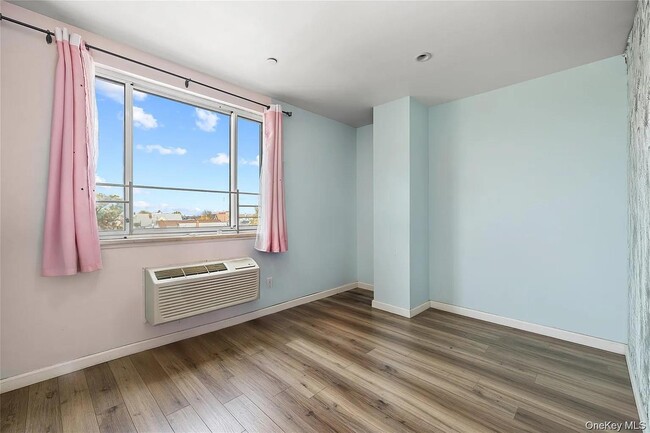 Building Photo - 106-07 Northern Blvd