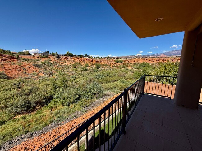Foto del edificio - 521 N Creek Ridge Dr