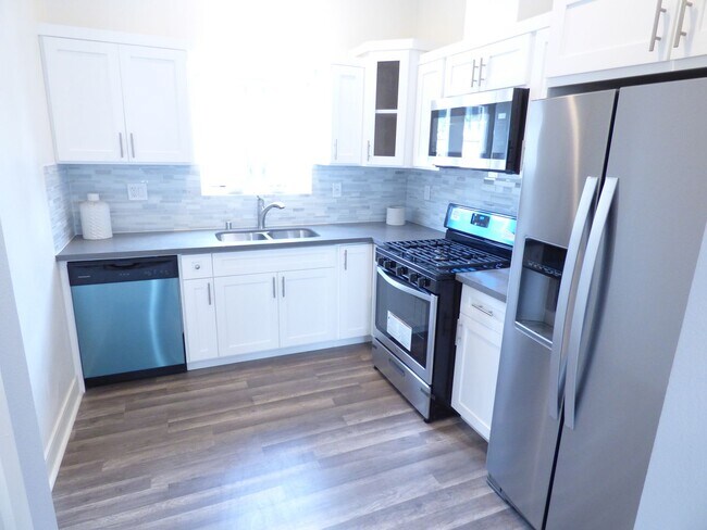 Foto del edificio - 1923 Holly Dr