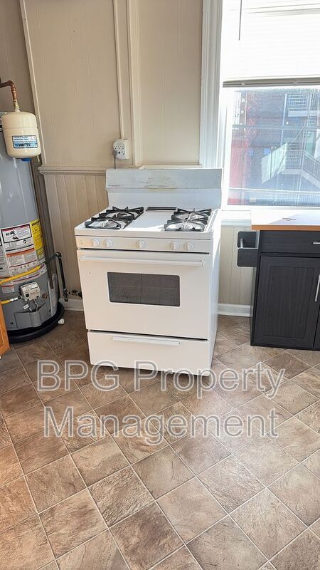 Building Photo - 205 N Main St