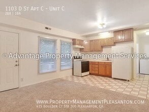 Building Photo - 1103 D St