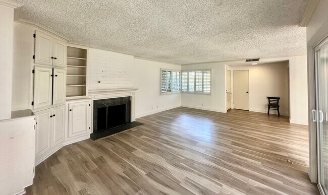 Foto del edificio - 1225 N Granada Ave