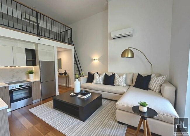 Building Photo - Bruckner Boulevard