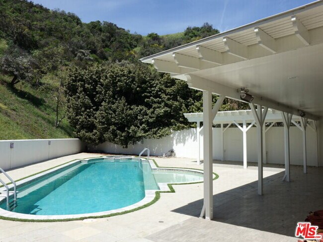 Foto del edificio - 2509 Cardigan Ct