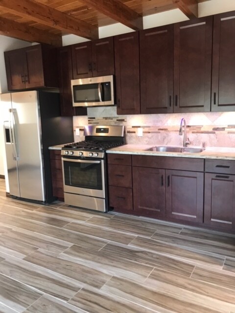 Foto principal - 3730 Cazador St