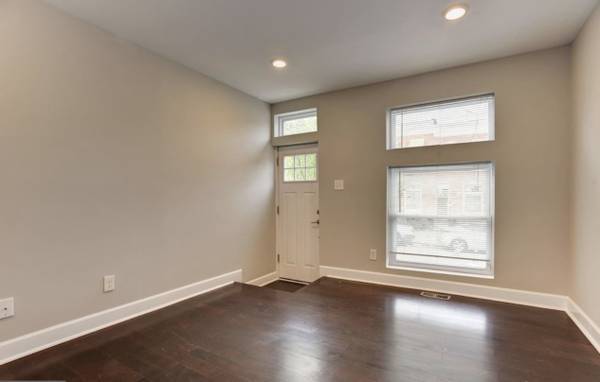Foto del edificio - 307 S Newkirk St