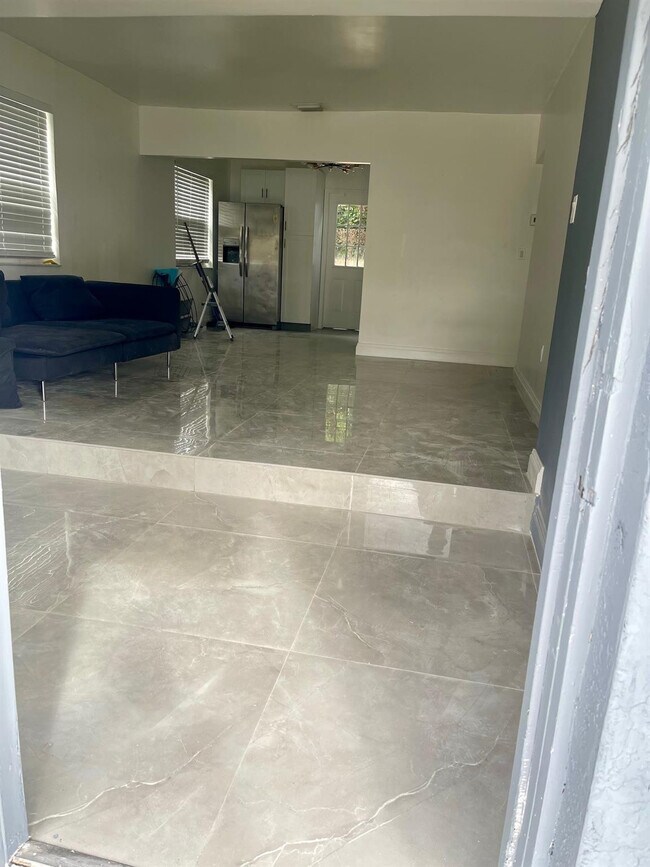 Foto del edificio - 2459 Dewey St