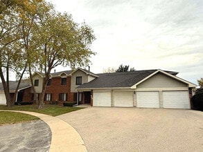 Building Photo - 966 Cumberland Ct