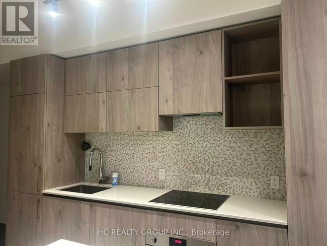 Building Photo - 1 Yorkville Ave