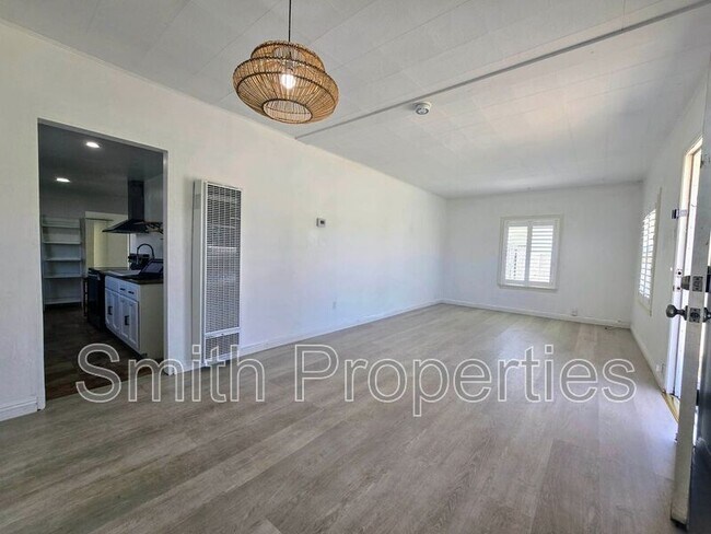 Foto del edificio - 4550 166th St
