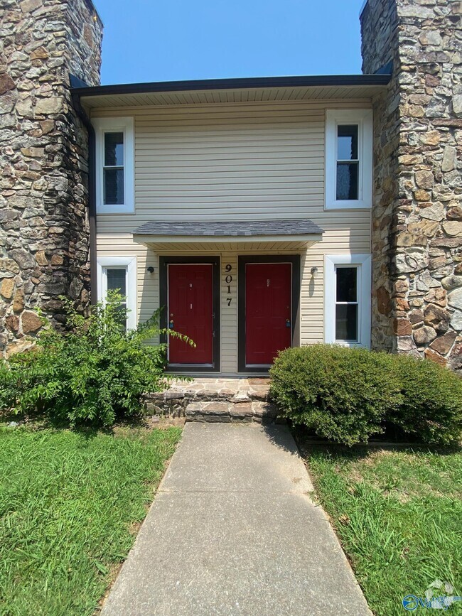 Building Photo - 9017 Mahogany Row SE