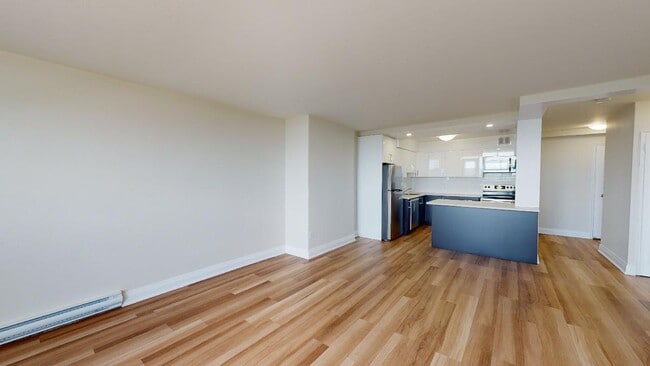 Building Photo - 158 Ontario