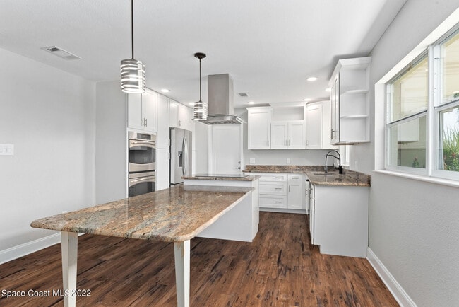 Building Photo - 200 Price Ct