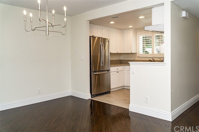 Building Photo - 961 Las Lomas Dr