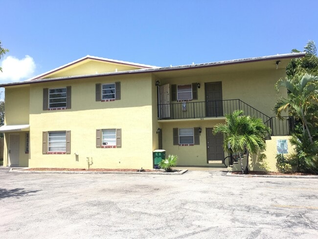 Foto del edificio - 5811 NE 14th Rd