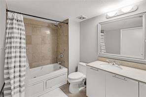 Foto del edificio - Northeast Bayshore Court, Miami, FL 33138 - 1 BR 1 BA condo
