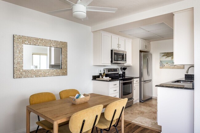 Building Photo - 2721 Camino Del Mar