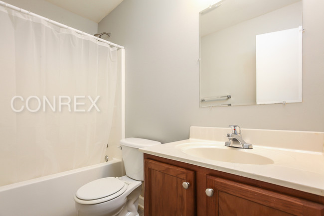 Building Photo - Adorable 3 Bedroom Ranch