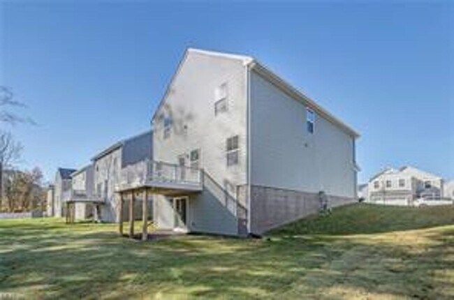 Foto del edificio - Call Sabrina Thomas at 757-767-0767 for more information
