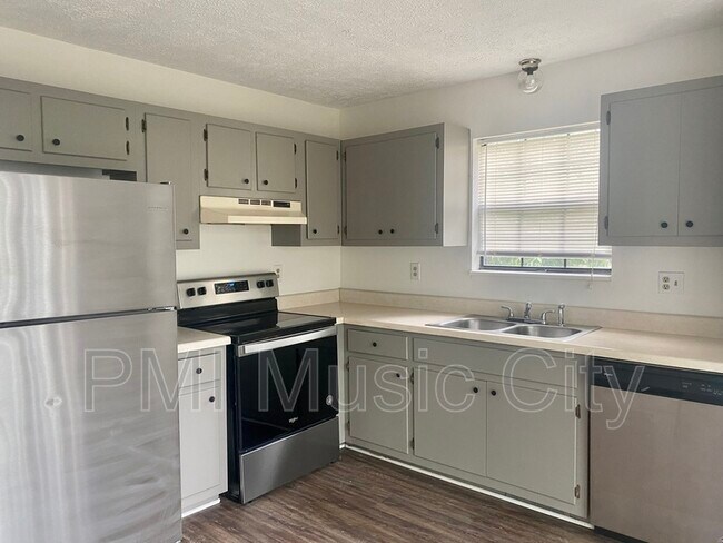 Foto del edificio - 206 Reeves St