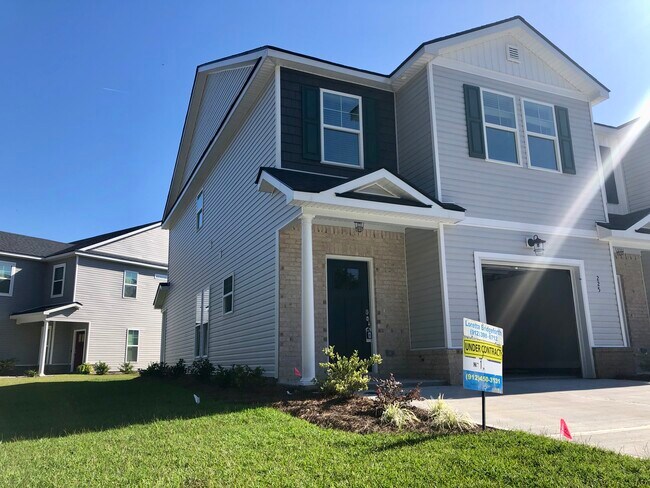 End Unit - 225 Sonoma Dr
