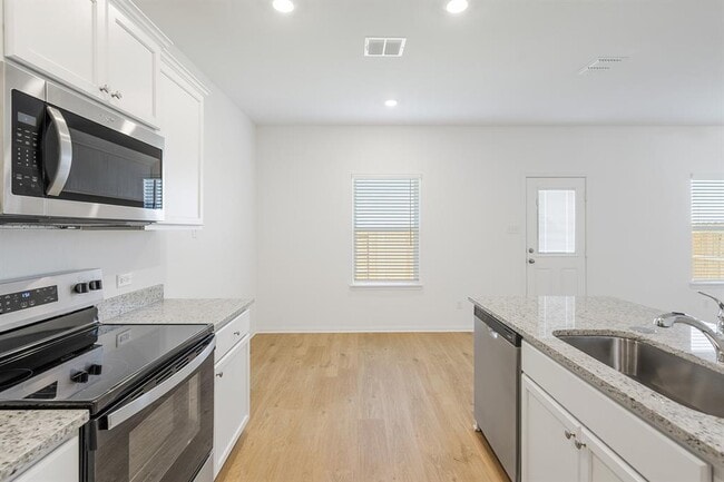 Foto del edificio - 317 Carmel Cyn Trl