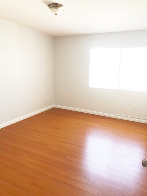 Foto del edificio - 1147 N Virgil Ave