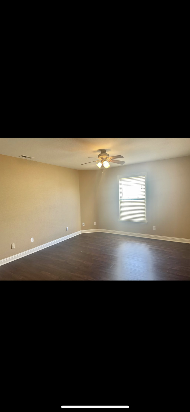 Building Photo - 10147 Cumberland Pointe Blvd