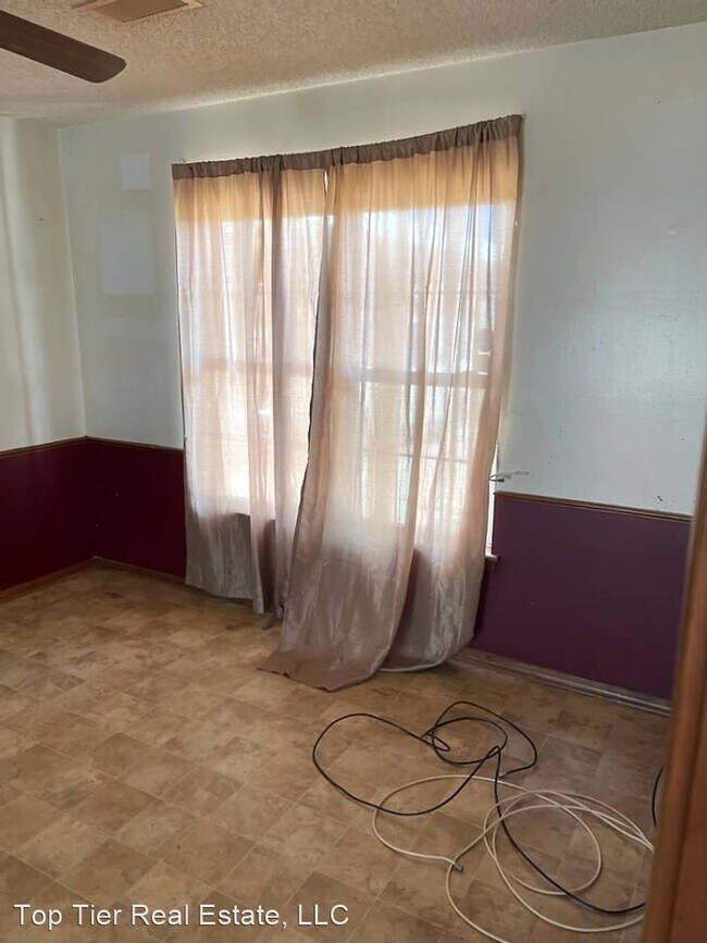 Building Photo - 4 br, 2 bath House - 1701 Regency Boulevard