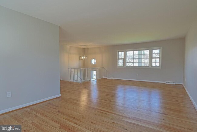 Building Photo - 3961 Dominion Dr