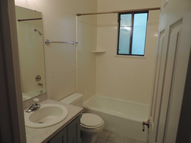 Foto del edificio - 1208 E 1420 S