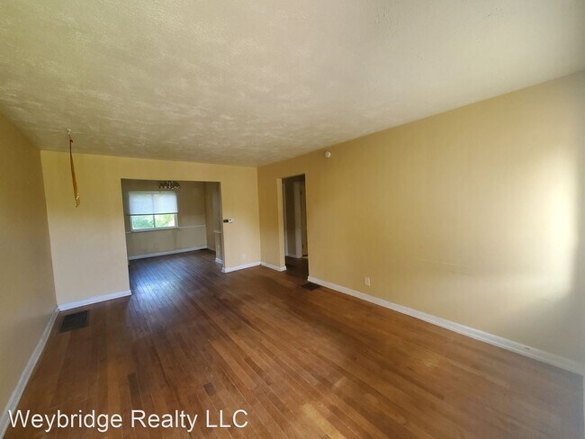 Building Photo - 3 br, 1 bath House - 1529 W. Galbraith Road