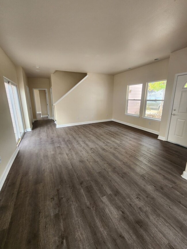 Building Photo - 521 Adina Way