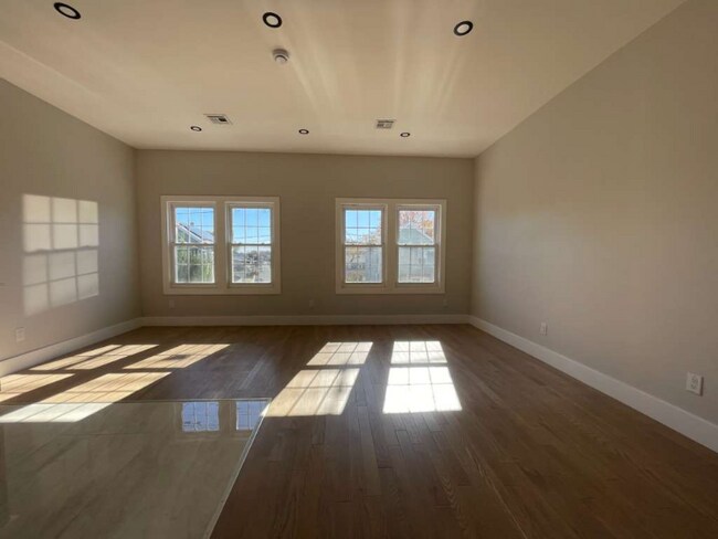 Foto del edificio - 413 E 9th Ave