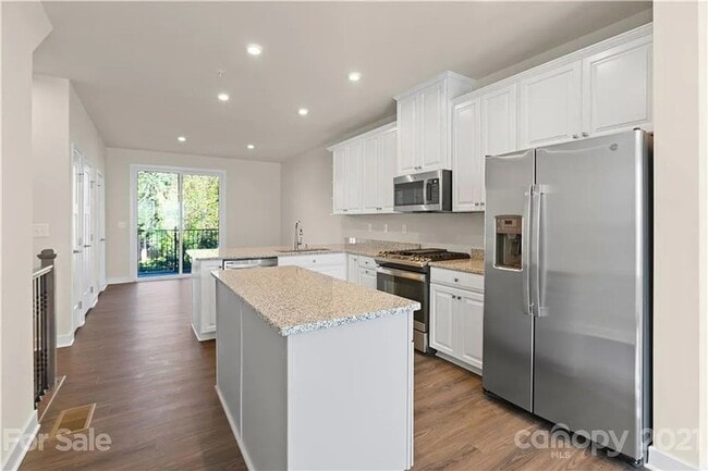 Building Photo - 317 Music Hall Wy